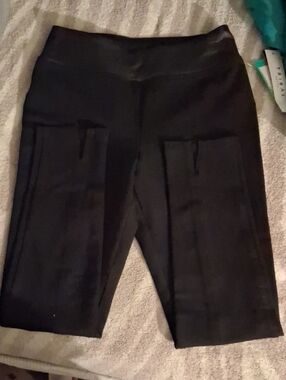 Tribal Black High-Waist Capri Leggings